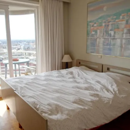 Coastal Town With Views, Cleaning Included 아파트 *